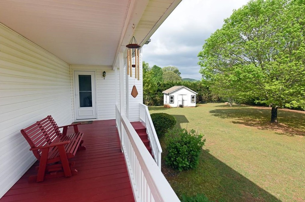 23 Huntingdon Dr, Cleveland GA  30528-3134 exterior