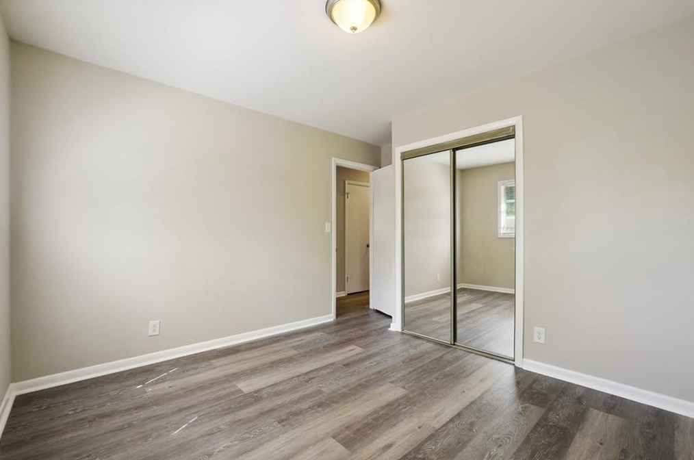 925 Meadow Rock Dr, Stone Mountain GA  30083-3503 exterior