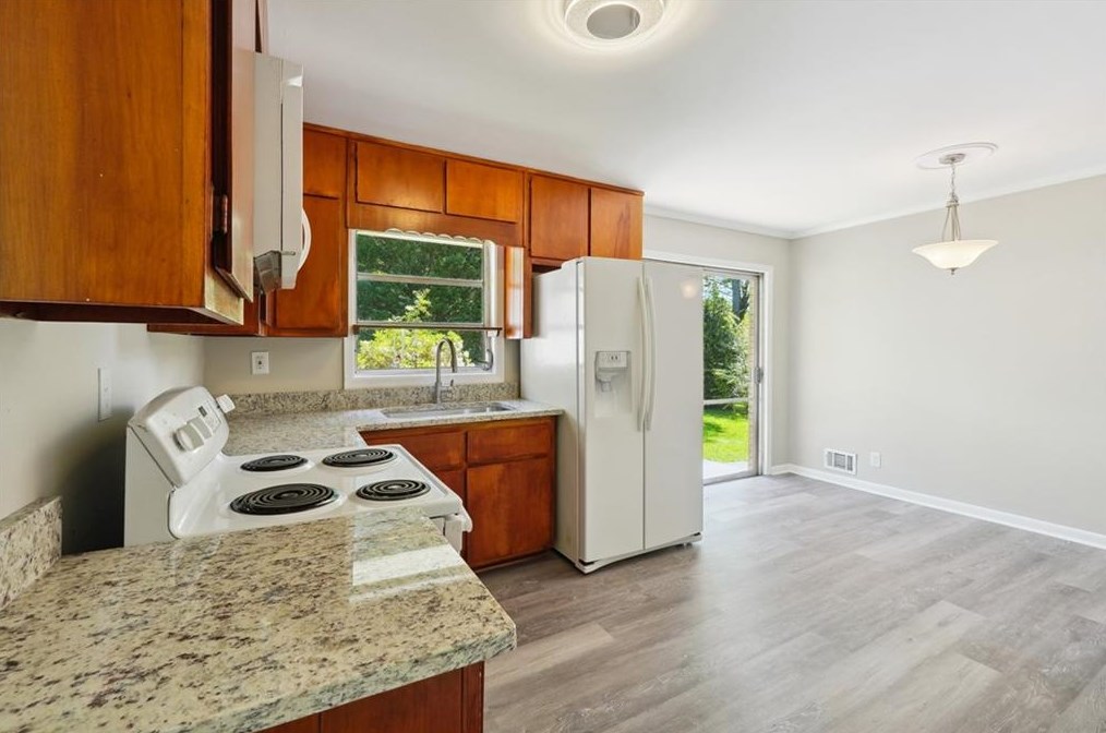 925 Meadow Rock Dr, Stone Mountain GA  30083-3503 exterior
