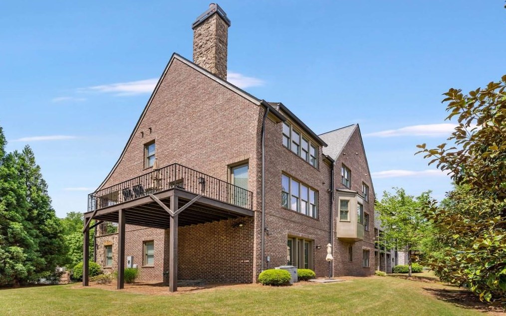 1743 Buckhead Ln, Atlanta GA 30324-6103 exterior