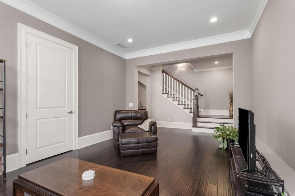 1743 Buckhead Ln, Atlanta GA 30324-6103 exterior