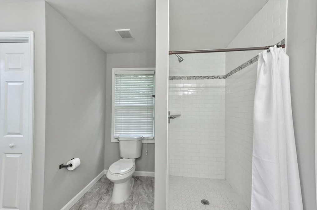 3461 Pinehill Dr, Decatur GA  30032-3032 exterior