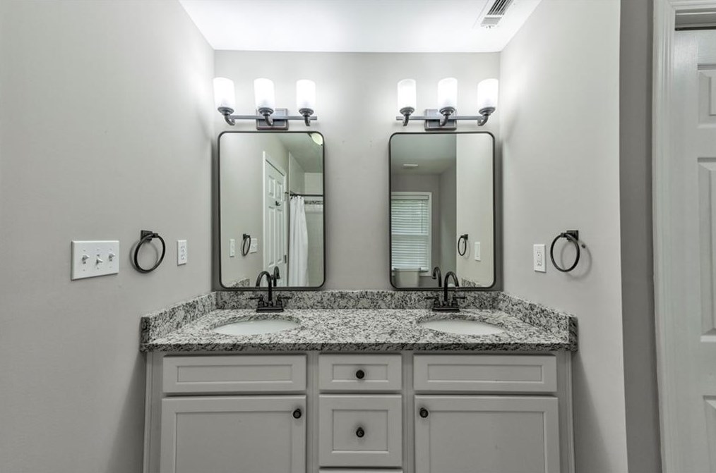 3461 Pinehill Dr, Decatur GA  30032-3032 exterior