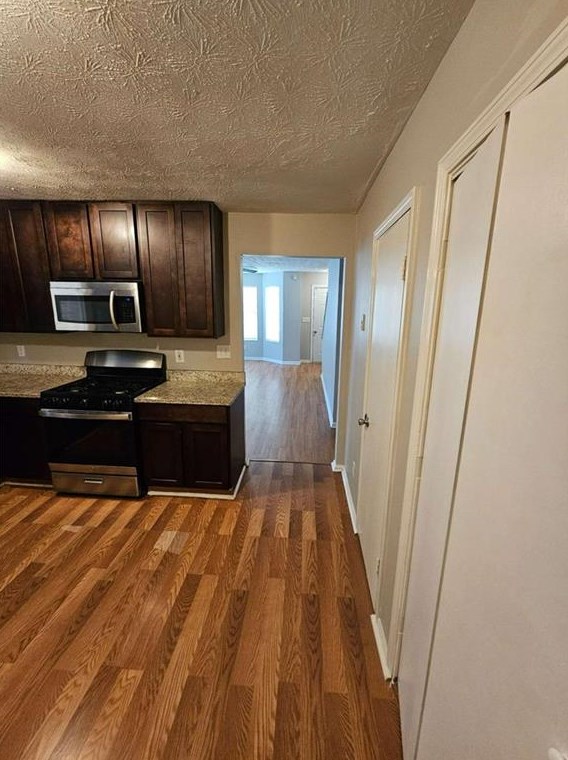 607 Waynes Ct, Atlanta GA  30354-2498 exterior