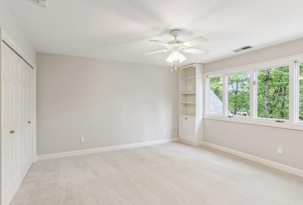 100 Spindale Ct, Atlanta GA  30350-1060 exterior
