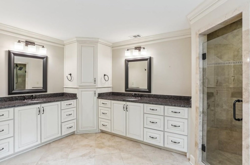 100 Spindale Ct, Atlanta GA  30350-1060 exterior