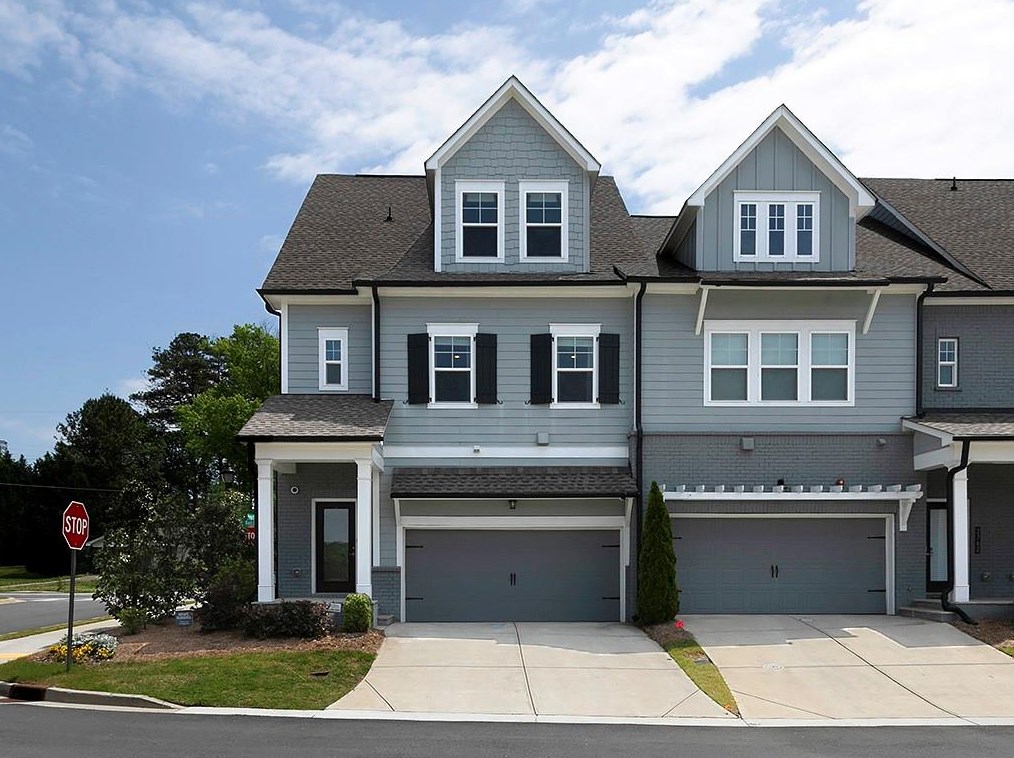 2760 Bell Dr, Smyrna GA  30080-2602 exterior