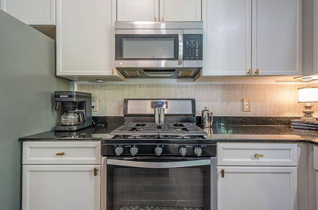 1268 Harris Commons Pl, Roswell GA  30076-4653 exterior
