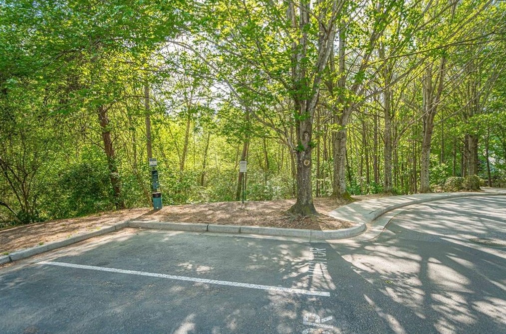 1268 Harris Commons Pl, Roswell GA  30076-4653 exterior