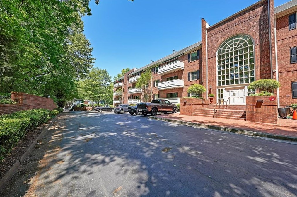 113 Ridley Howard Ct, Decatur GA  30030-2374 exterior