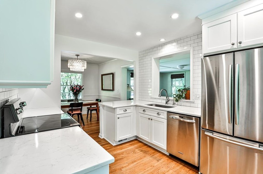 1052 Valley Dr, Decatur GA  30033-4207 exterior