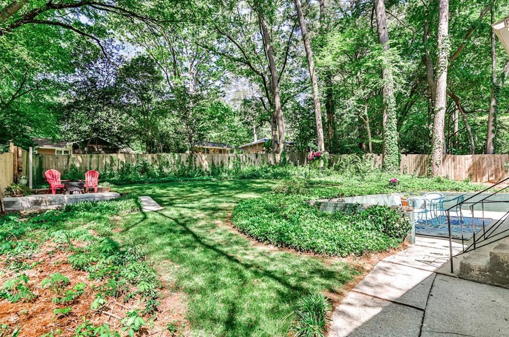 1052 Valley Dr, Decatur GA  30033-4207 exterior