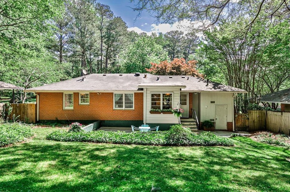 1052 Valley Dr, Decatur GA  30033-4207 exterior