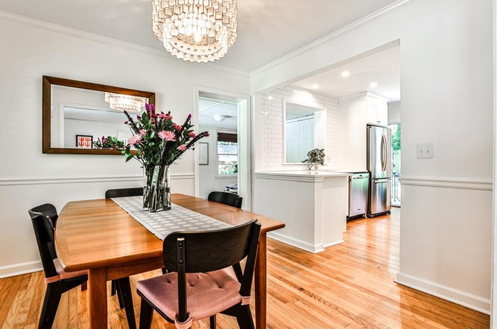 1052 Valley Dr, Decatur GA  30033-4207 exterior