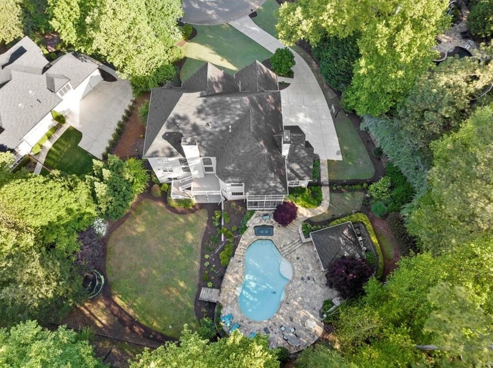 15205 White Columns Dr, Alpharetta GA  30004-8221 exterior