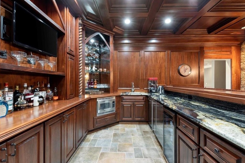 15205 White Columns Dr, Alpharetta GA  30004-8221 exterior