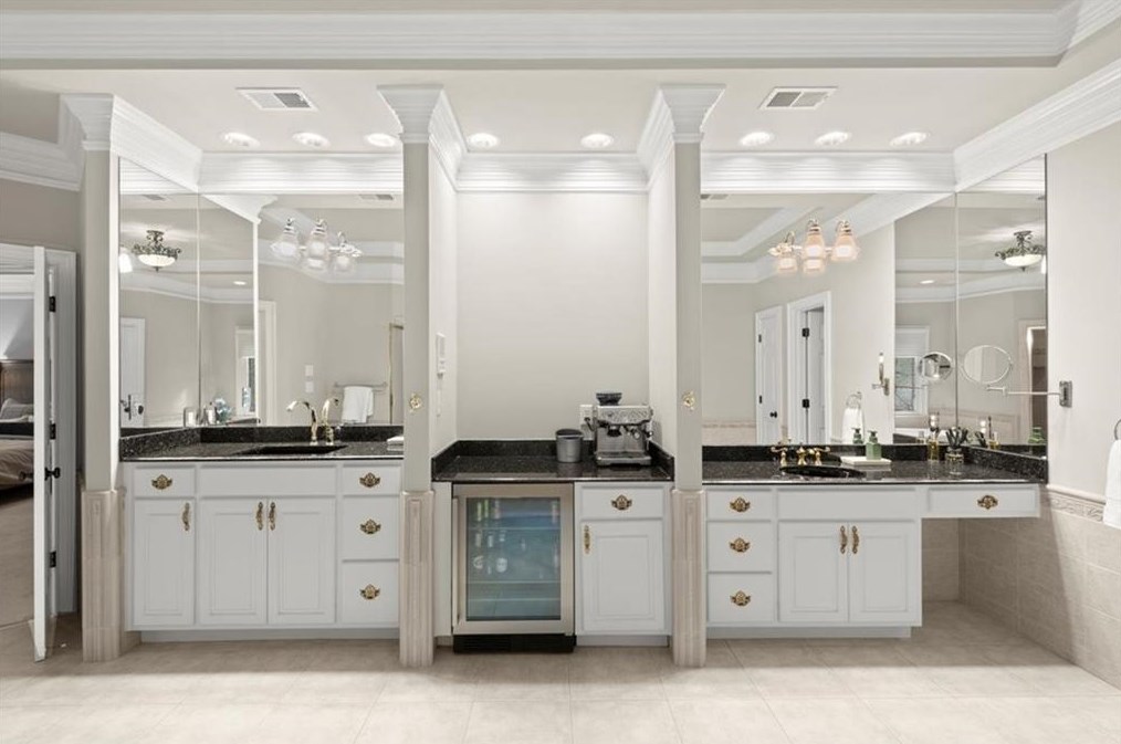 15205 White Columns Dr, Alpharetta GA  30004-8221 exterior