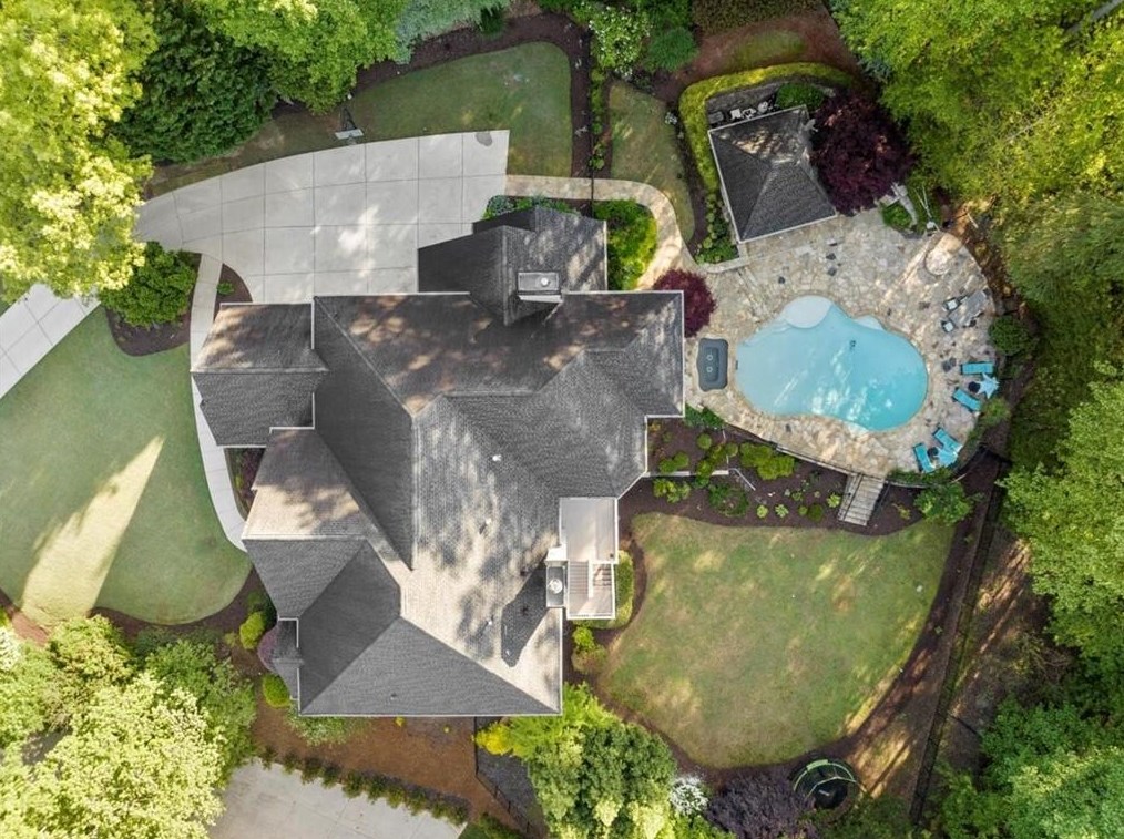 15205 White Columns Dr, Alpharetta GA  30004-8221 exterior