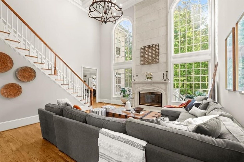 15205 White Columns Dr, Alpharetta GA  30004-8221 exterior