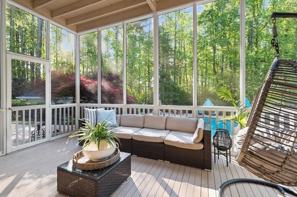 15205 White Columns Dr, Alpharetta GA  30004-8221 exterior