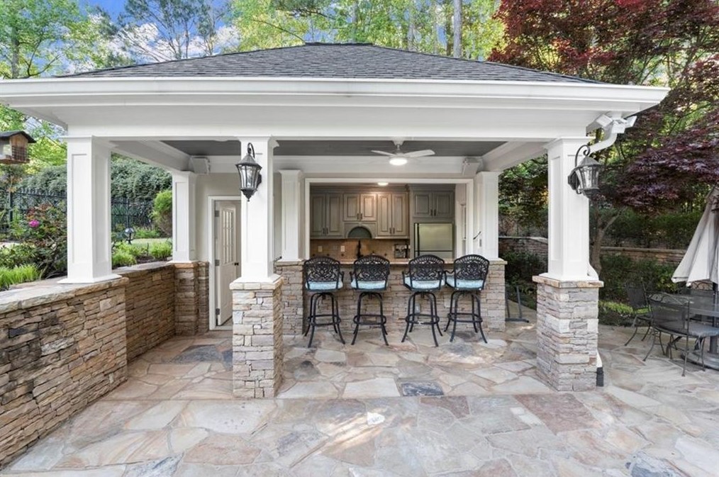 15205 White Columns Dr, Alpharetta GA  30004-8221 exterior