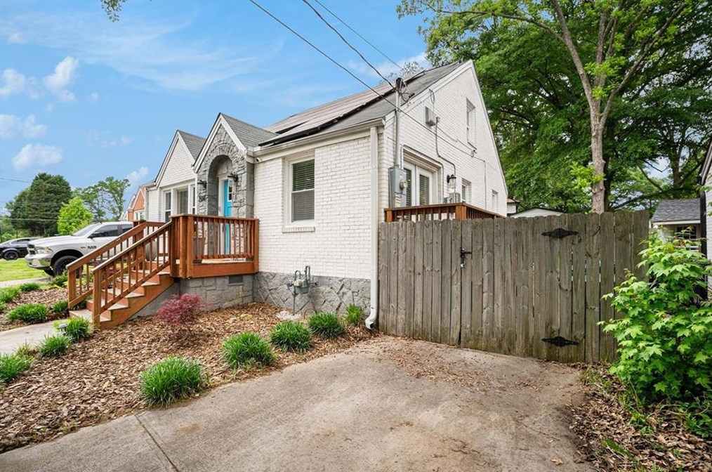 2592 Northview Ave, Decatur GA  30032-4221 exterior