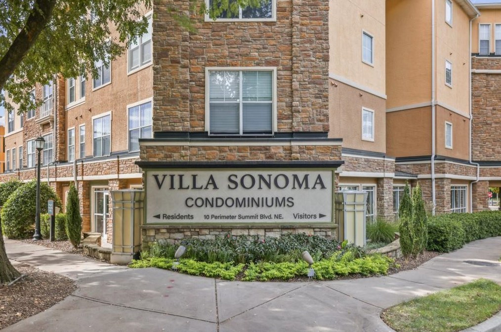 10 Perimeter Summit Blvd, Atlanta GA  30319-1496 exterior
