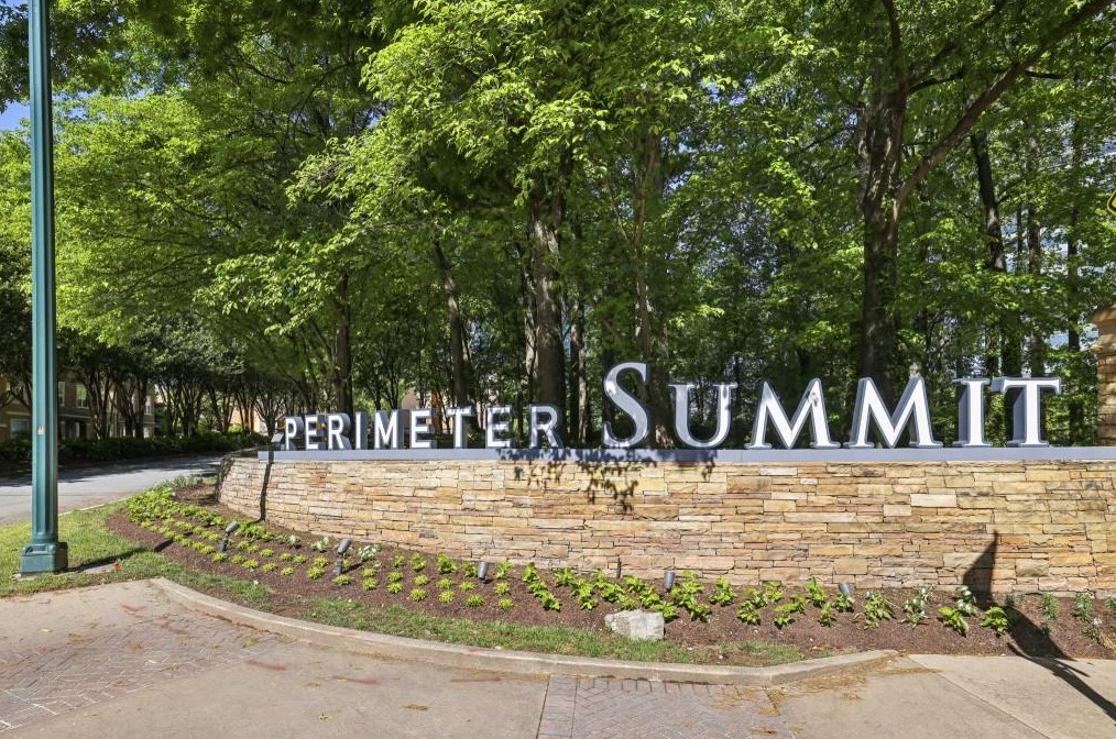 10 Perimeter Summit Blvd, Atlanta GA  30319-1496 exterior
