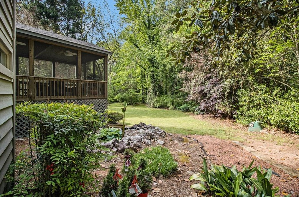 3883 Johnson Dr, Lithonia GA 30039-8446 exterior