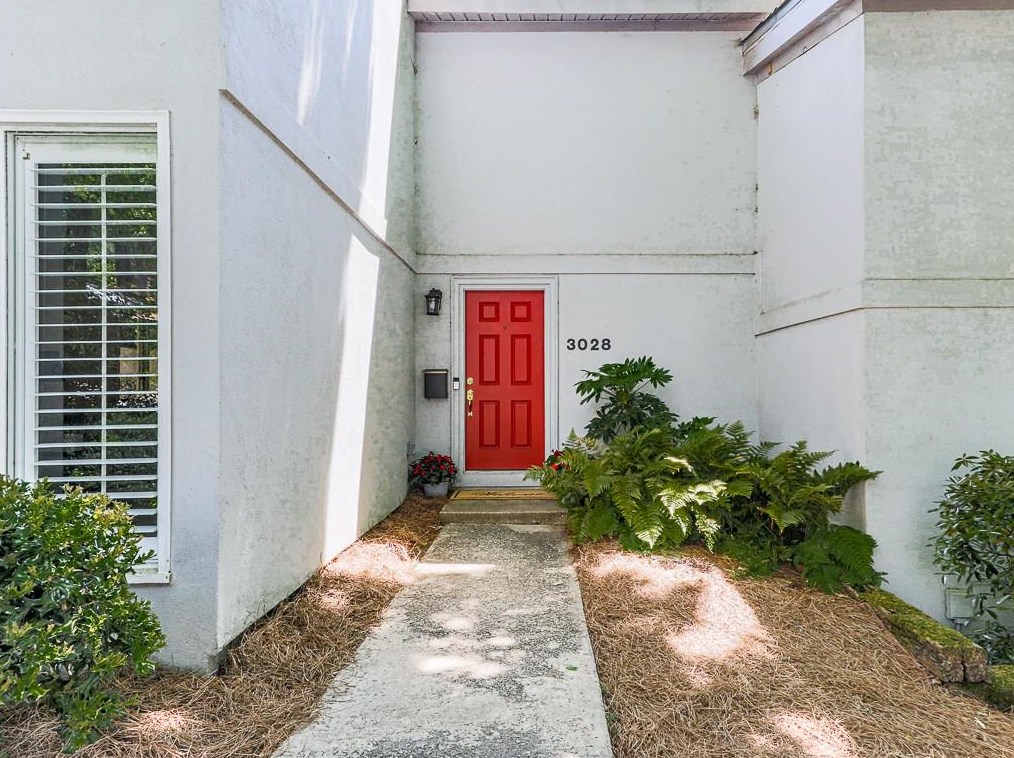 3028 Vinings Ferry Dr, Atlanta GA  30339-4314 exterior