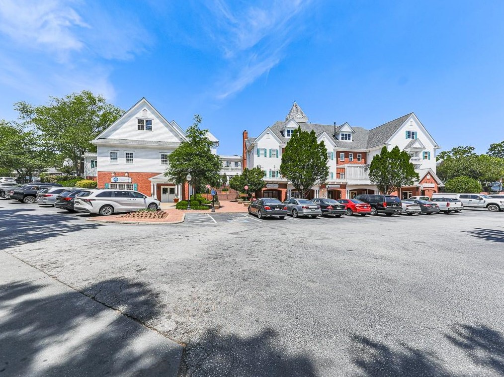 3028 Vinings Ferry Dr, Atlanta GA  30339-4314 exterior