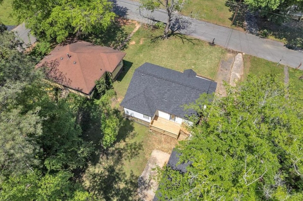 2484 Calvin Ave, Atlanta GA 30344-1001 exterior