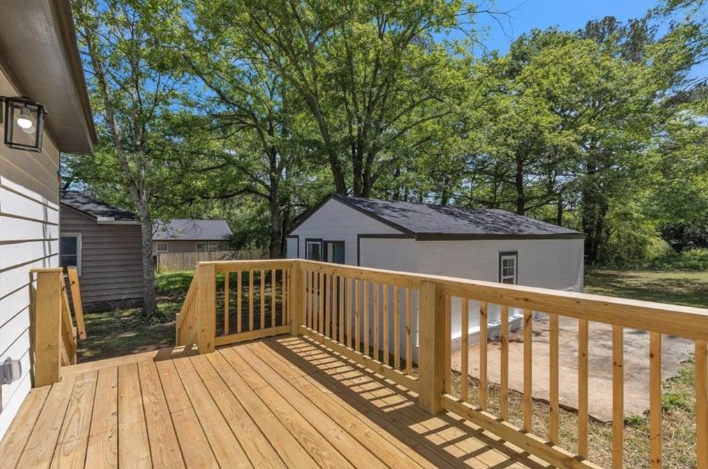 2484 Calvin Ave, Atlanta GA 30344-1001 exterior