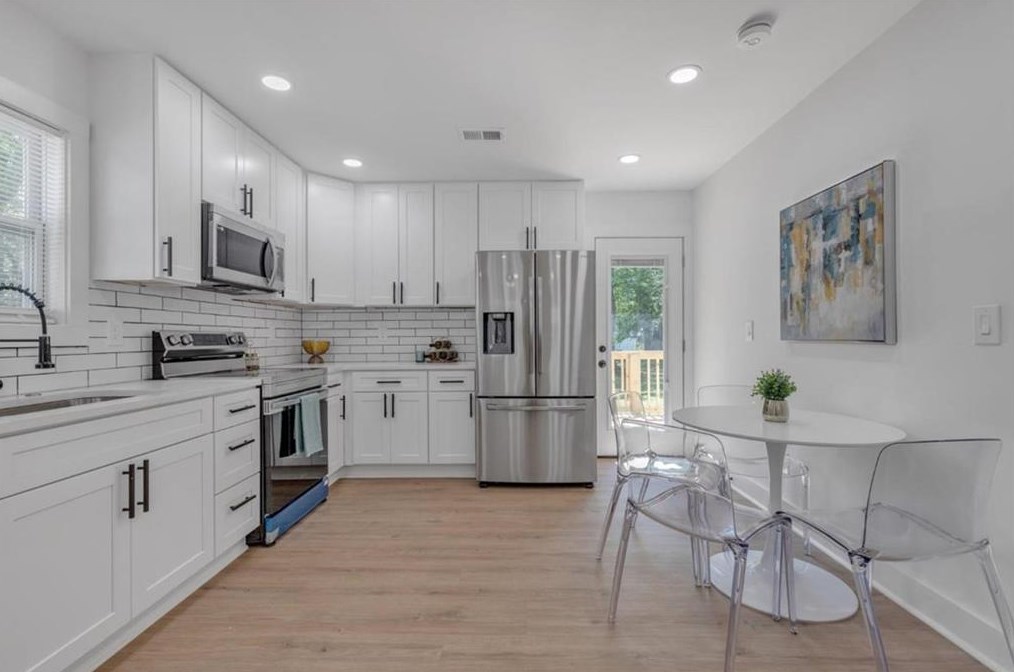 2484 Calvin Ave, Atlanta GA 30344-1001 exterior