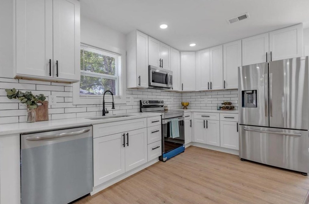 2484 Calvin Ave, Atlanta GA 30344-1001 exterior