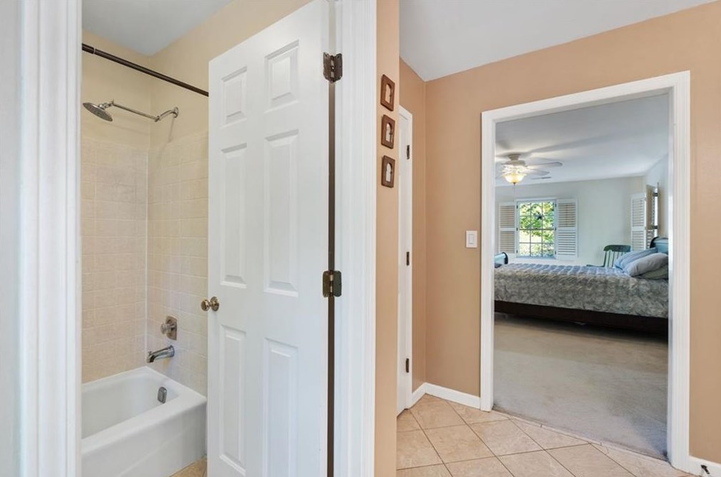 210 Sandtrap Way, Roswell GA  30076-3522 exterior