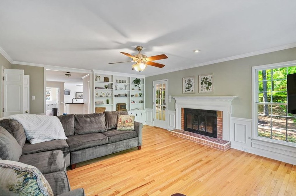 210 Sandtrap Way, Roswell GA  30076-3522 exterior