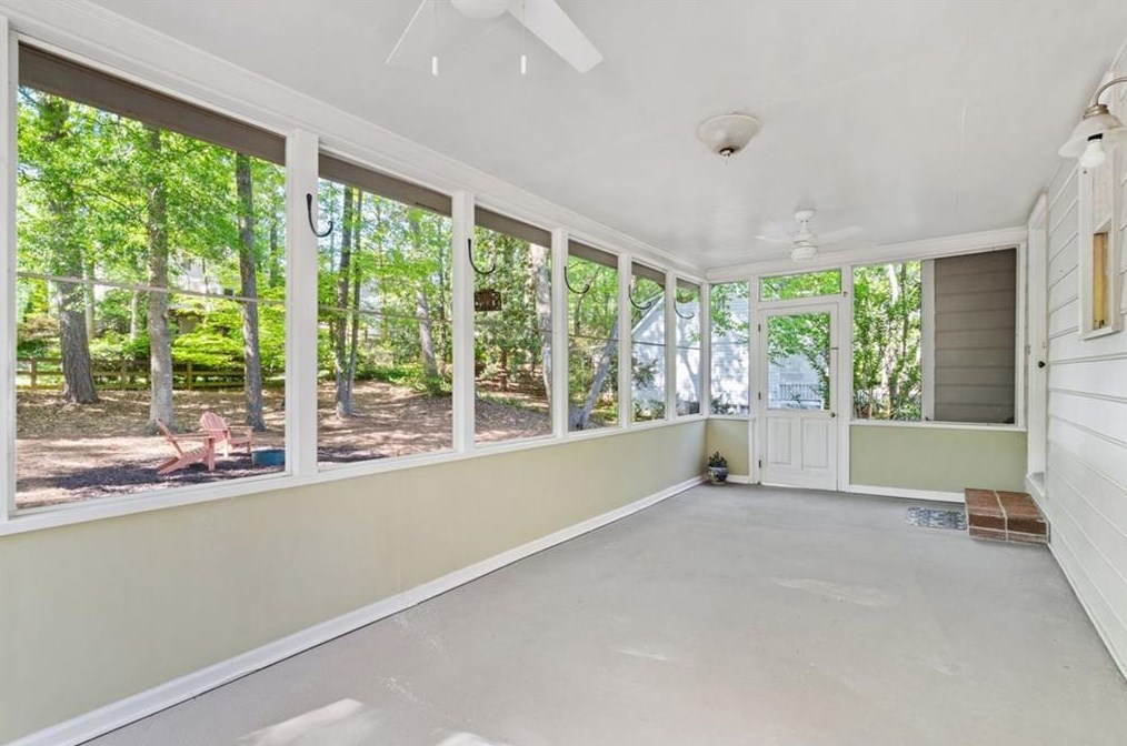 210 Sandtrap Way, Roswell GA  30076-3522 exterior