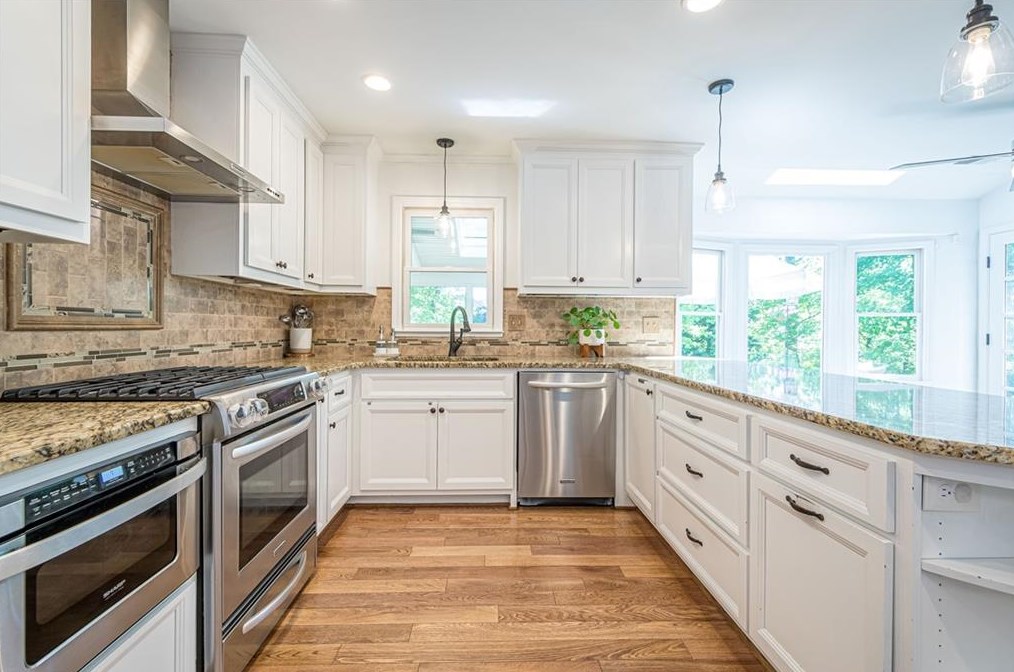 4677 Glenforest Dr, Roswell GA 30075-1914 exterior