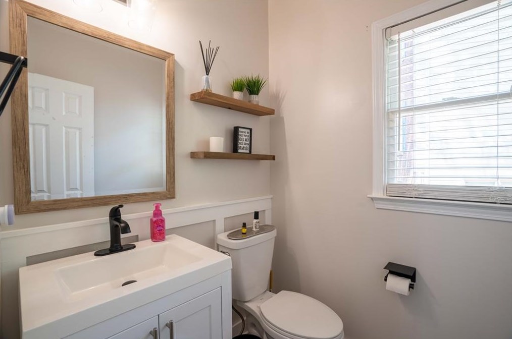 437 Rhodes House Dr, Suwanee GA  30024-6471 exterior