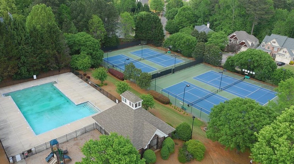 437 Rhodes House Dr, Suwanee GA  30024-6471 exterior