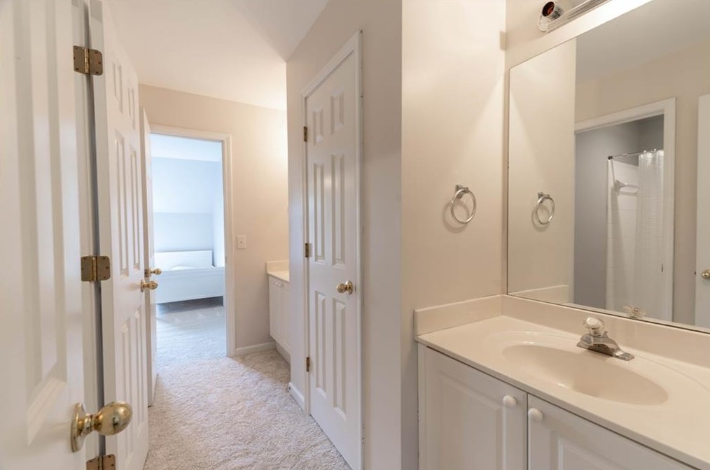 437 Rhodes House Dr, Suwanee GA  30024-6471 exterior