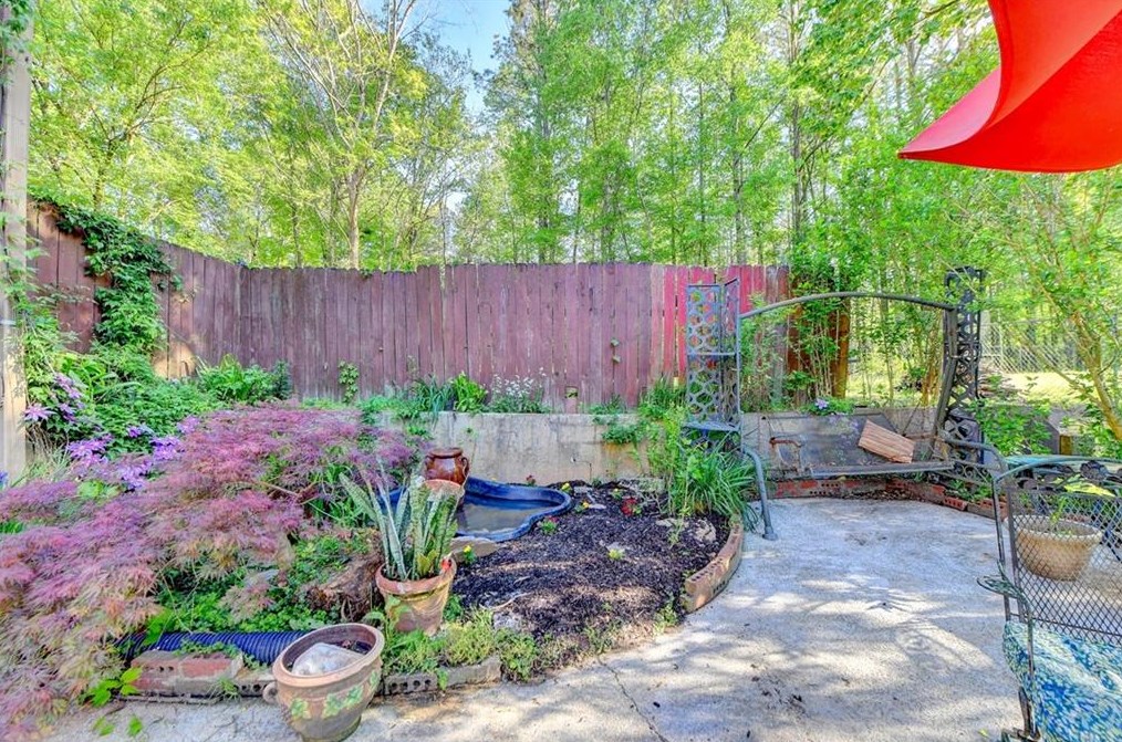 155 Hollyberry Dr, Dallas GA 30157-6110 exterior