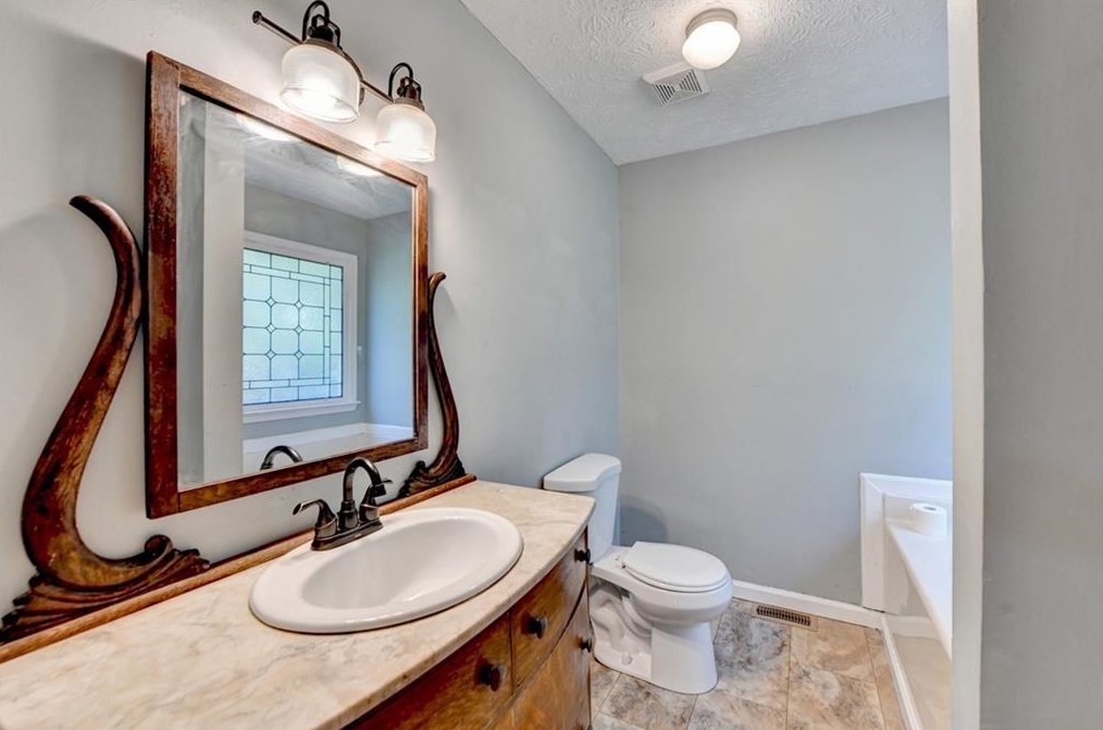 155 Hollyberry Dr, Dallas GA 30157-6110 exterior