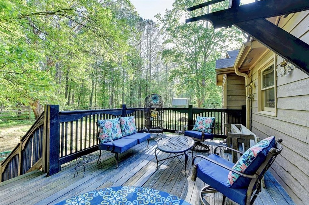 155 Hollyberry Dr, Dallas GA 30157-6110 exterior