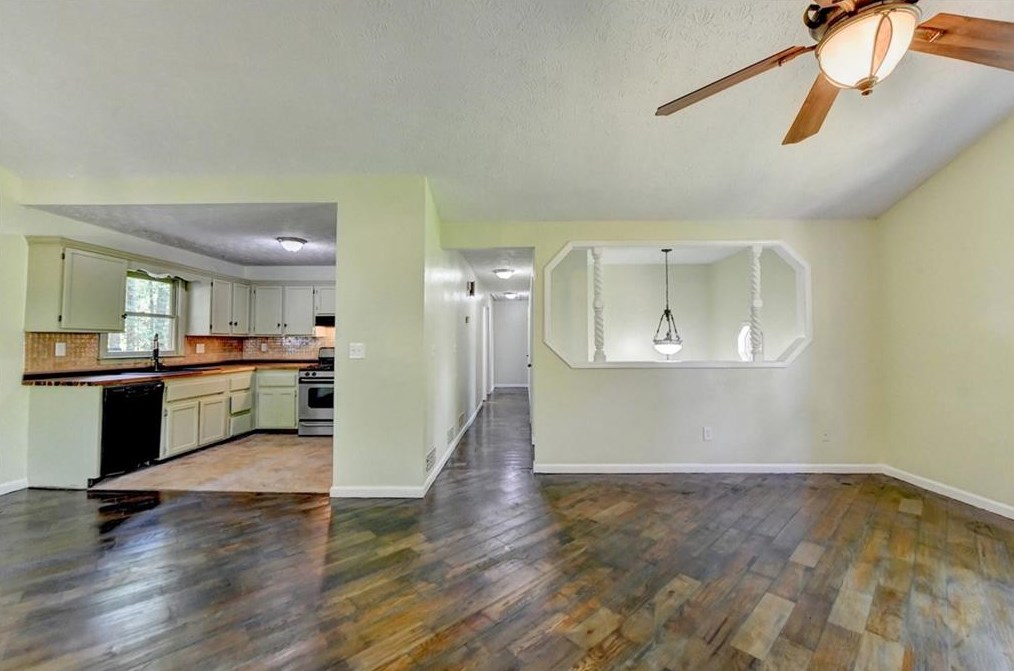 155 Hollyberry Dr, Dallas GA 30157-6110 exterior