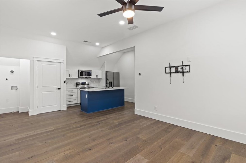 346 Crestview Cir, Roswell GA  30075-3823 exterior