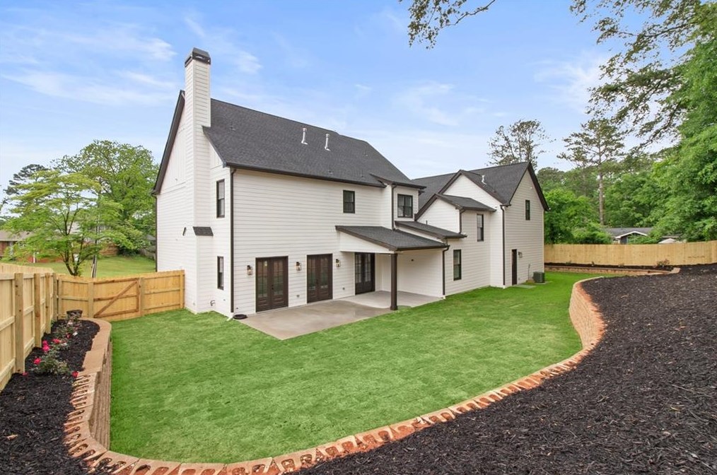 346 Crestview Cir, Roswell GA  30075-3823 exterior
