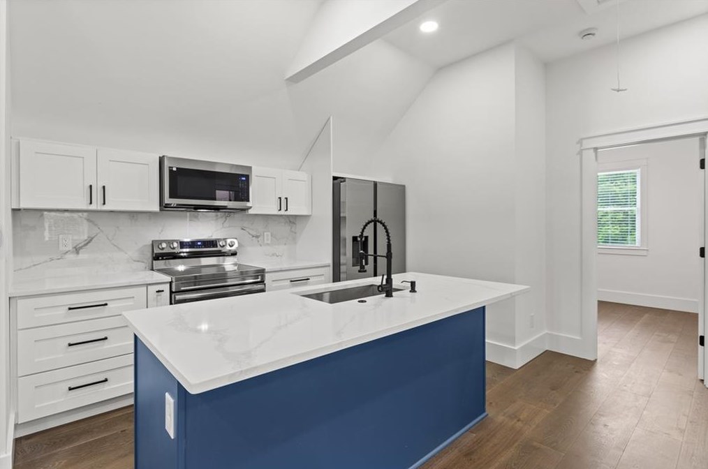 346 Crestview Cir, Roswell GA  30075-3823 exterior