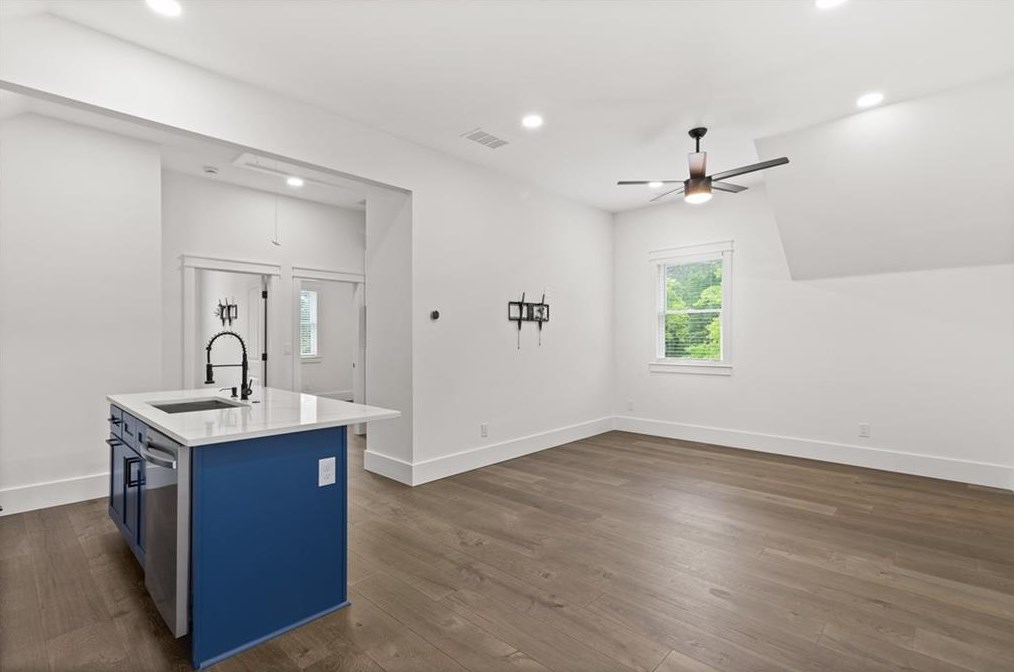 346 Crestview Cir, Roswell GA  30075-3823 exterior
